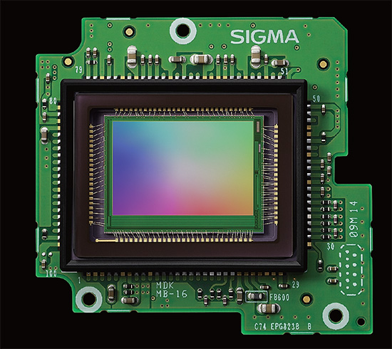 Sensor Sigma Foveon montado en placa