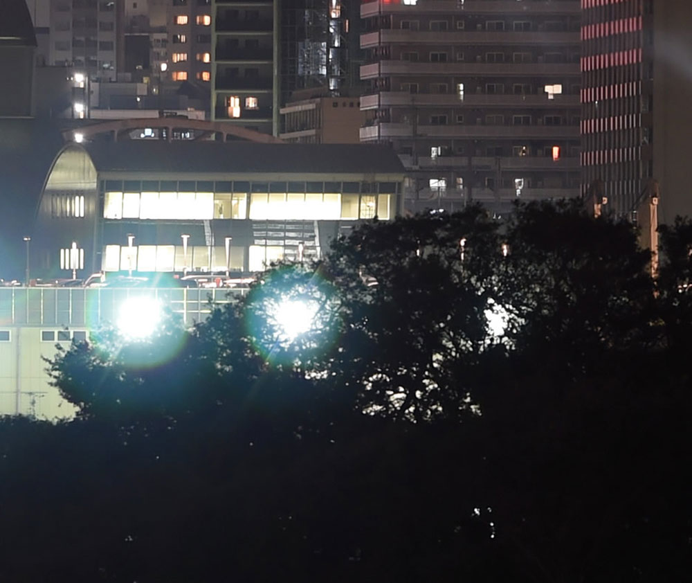 Ejemplo de flare corregido parcialmente en la lente "PF" de Nikon