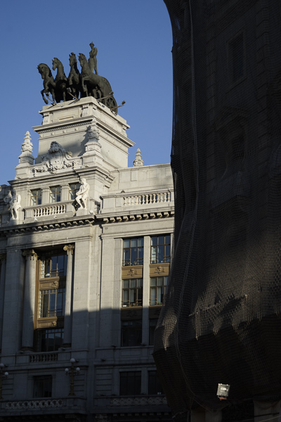 Sony 24-240 mm f/3,5-6,3, edificio en restauración