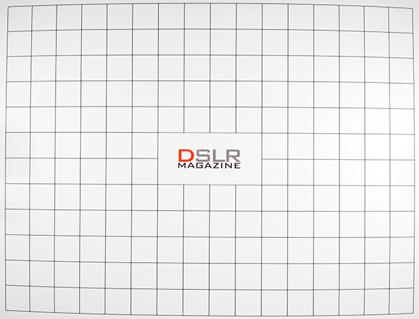 Objetivo Tamron SP 15-30 mm f/2,8, gráfico de distorsión a 15 mm de focal