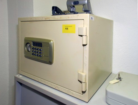 Caja fuerte, de combinación por teclado