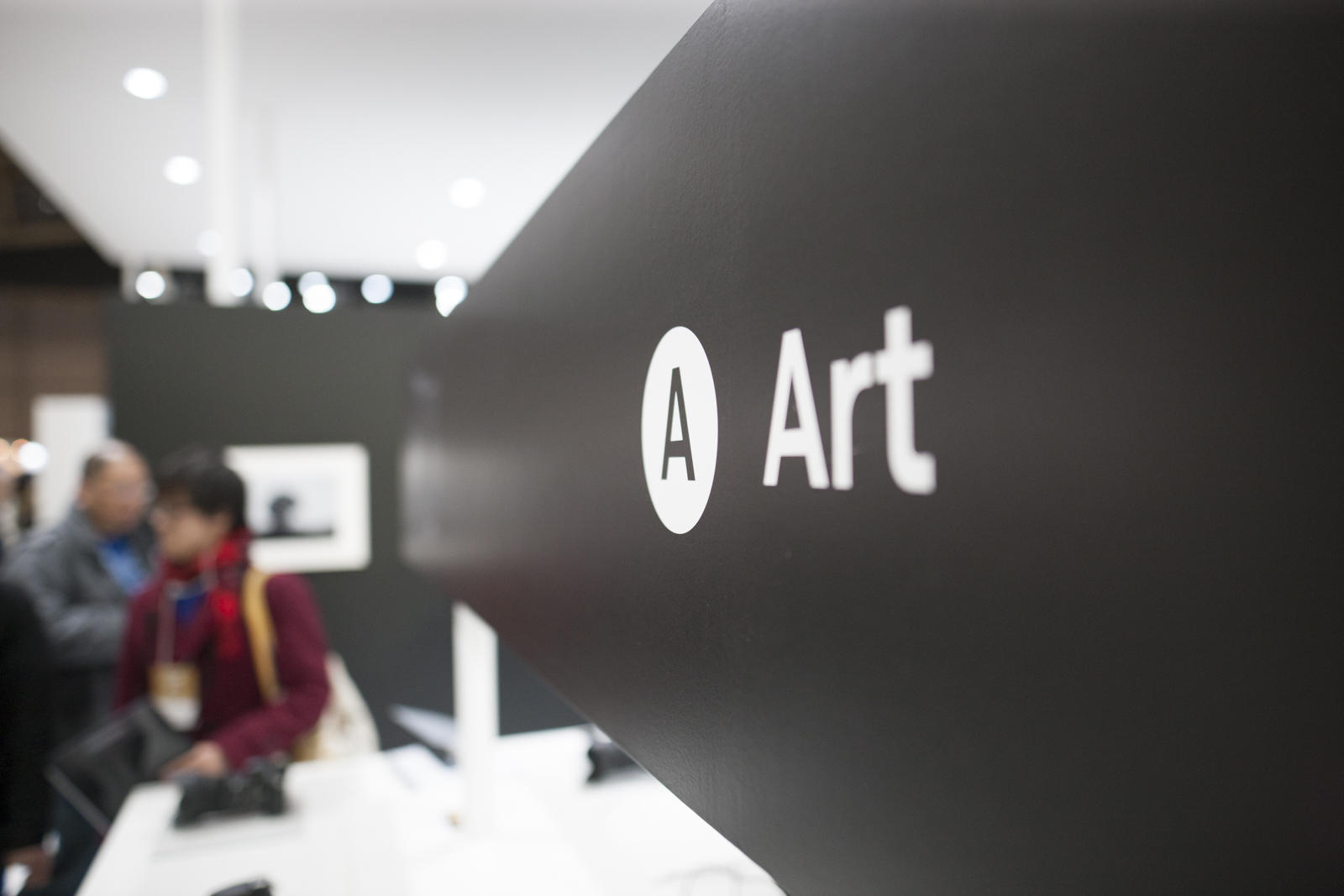 Tomas del estand de Sigma en la CP+ mediante el Sigma 24 mm f/1,4 Art, con muestras de bokeh