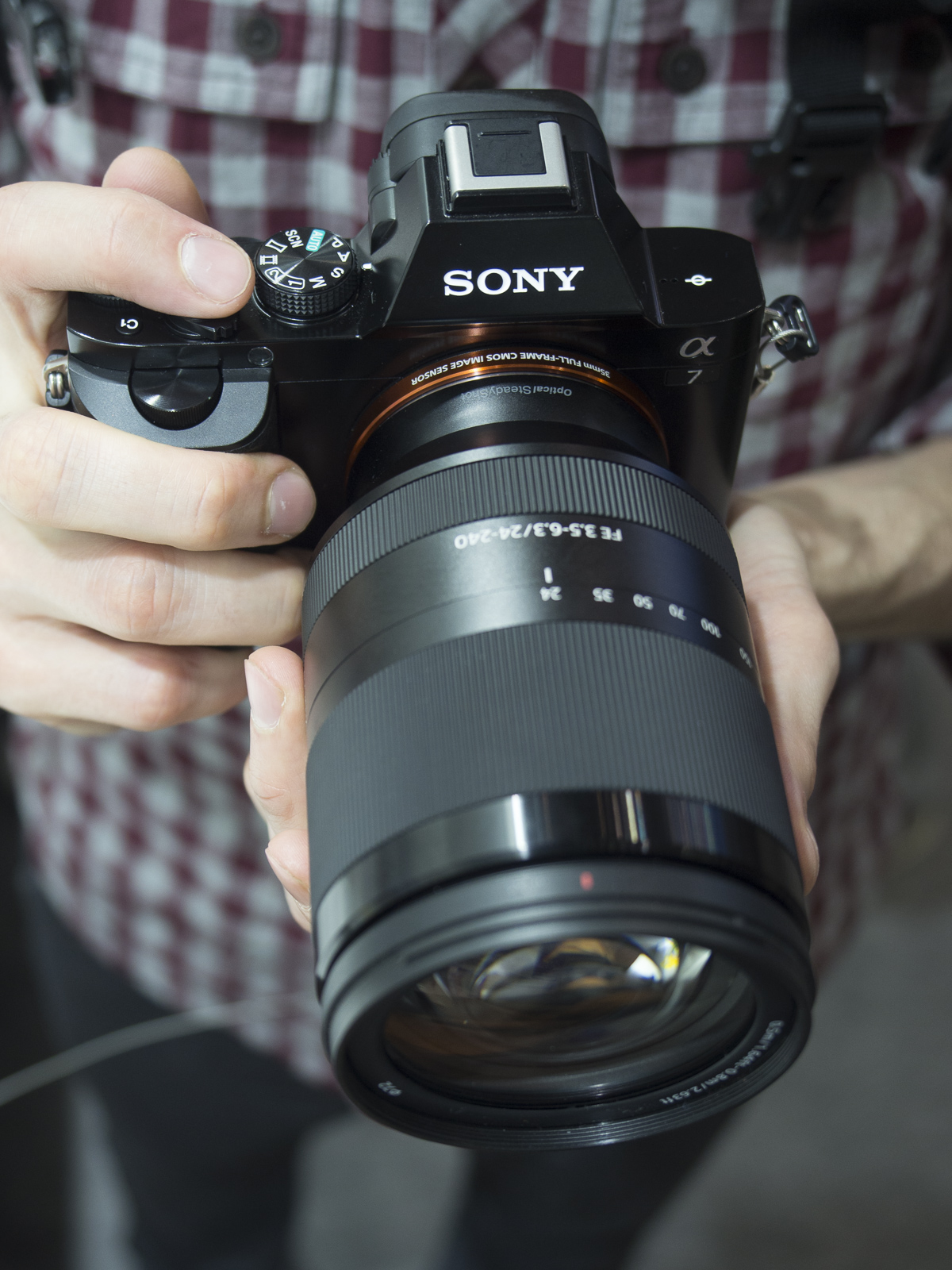 En las manos: Sony FE 24-240 mm f/3,5-6,3 G OSS
