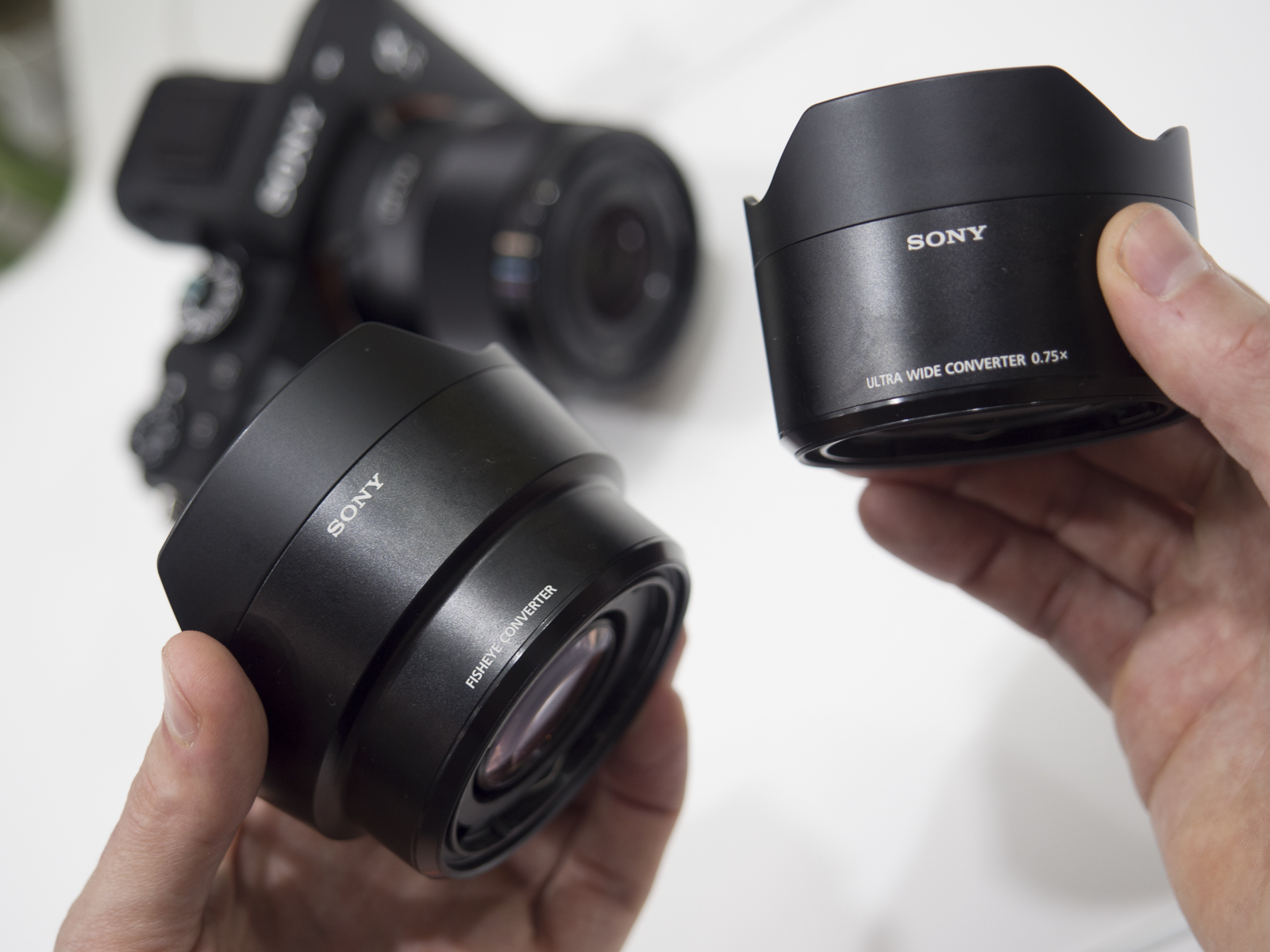 Los dos convertidores afocales disponibles para el Sony FE 28 mm f/2
