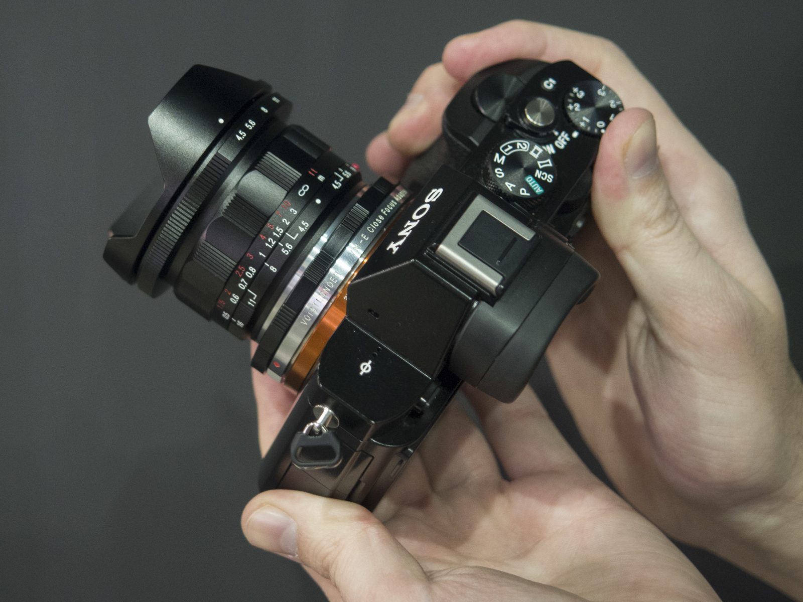 Objetivo Voigtländer VM Super Wide Heliar 15 mm f/4,5 Asph III, montado en una Sony A7S mediante adaptador