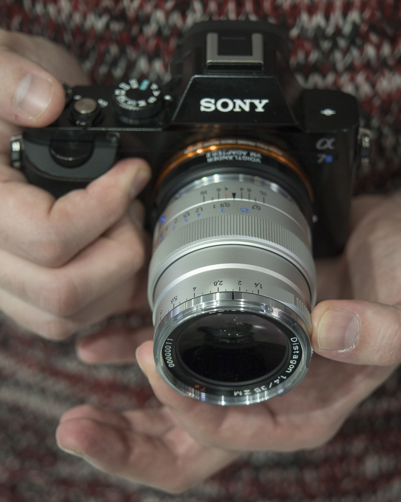 Zeiss Distagon T* 35 mm f/1,4 ZM, listo para prueba sobre Sony A7S