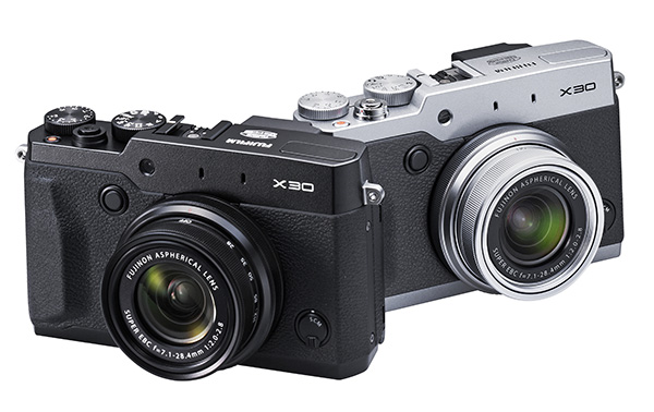 Cámara Fujifilm X30, en las dos versiones: negra y plateada