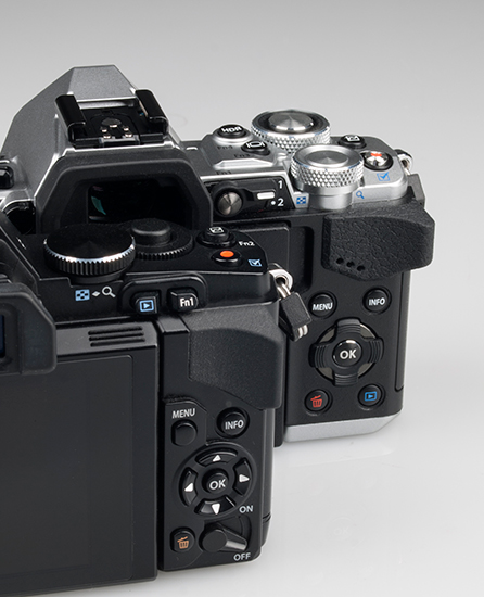 Comparación de los mandos de la parte posterior, E-M5 y E-M5 Mark II