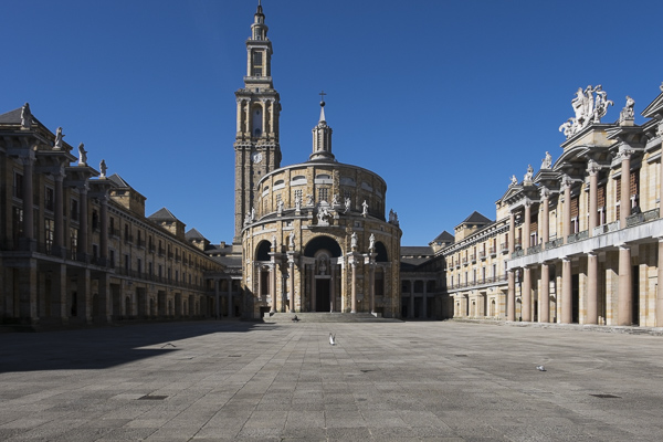 Laboral Ciudad de la Cultura, patio central
