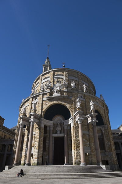 Laboral Ciudad de la Cultura, iglesia