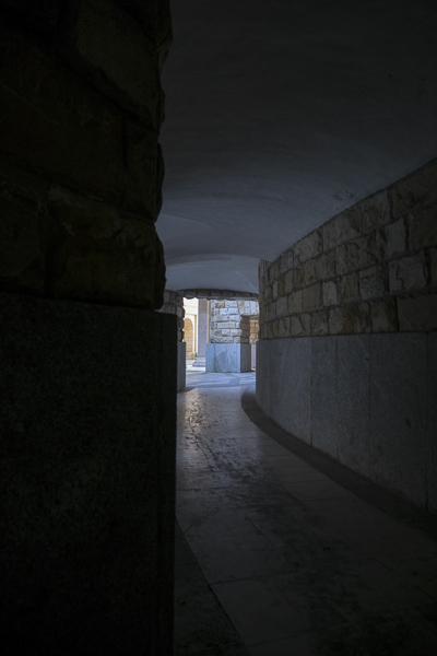 Laboral Ciudad de la Cultura, pasilllo