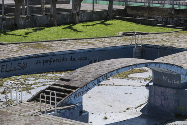 Laboral Ciudad de la Cultura, piscina abandonada