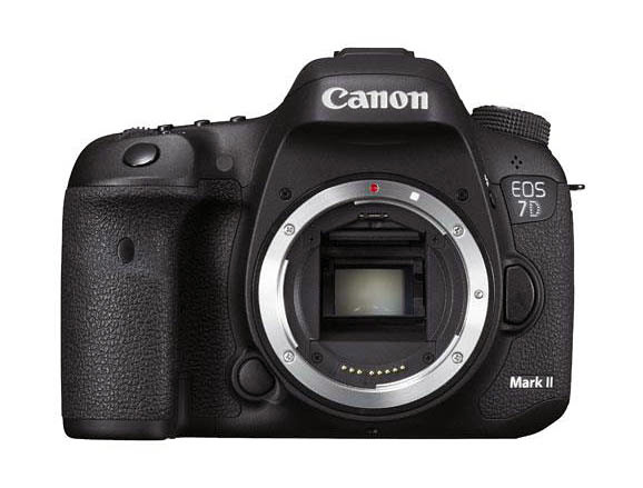 Canon EOS 7D MK II, sin objetivo, se ve la caja del espejo