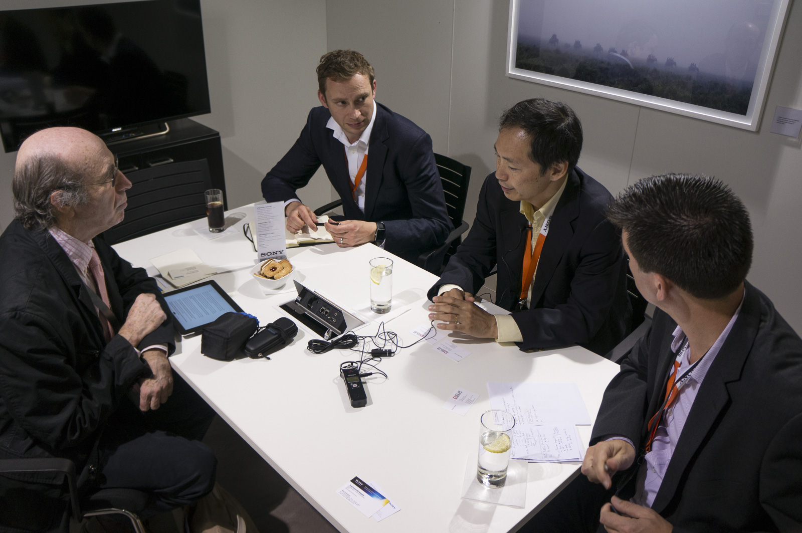 Cúpula de Sony reunida con DSLR Magazine