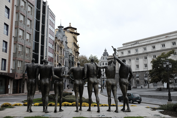 Prueba de campo Fujifilm X100T, tomas luz día esculturas Oviedo,