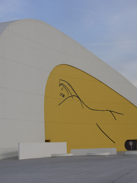 Prueba de campo Olympus M-Zuiko Digital 40-150 Pro, Centro Niemeyer, Avilés, 40mm